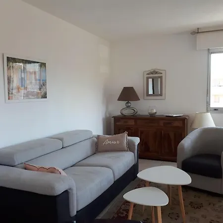 Spacieux Et Calme Classé 4 Etoiles, à 300m De La Appartamento