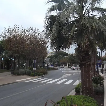 Spacieux Et Calme Classé 4 Etoiles, à 300m De La Sainte-Maxime