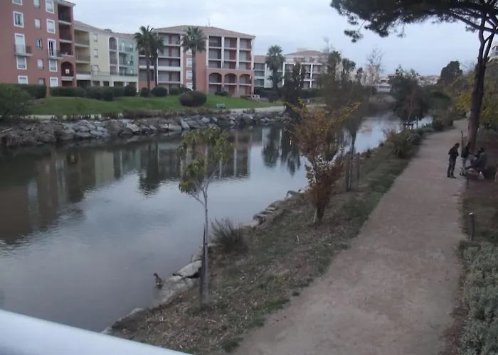 Spacieux Et Calme Classé 4 Etoiles, à 300m De La * Sainte-Maxime