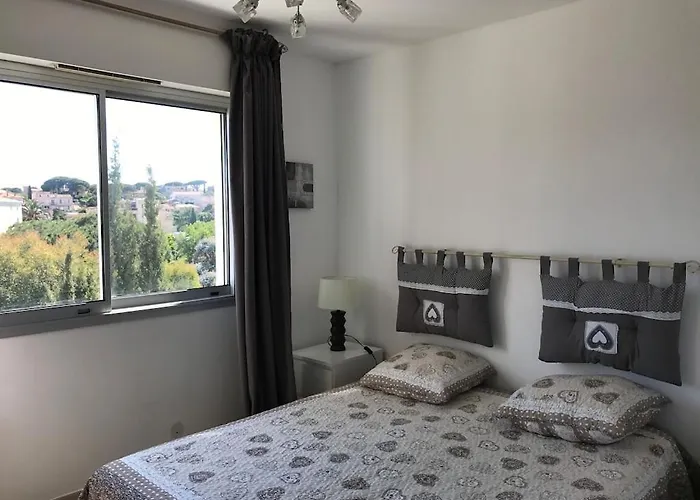 Spacieux Et Calme Classe 4 Etoiles, A 300m De La Lägenhet Sainte-Maxime