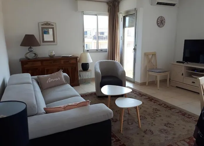 Spacieux Et Calme Classe 4 Etoiles, A 300m De La *